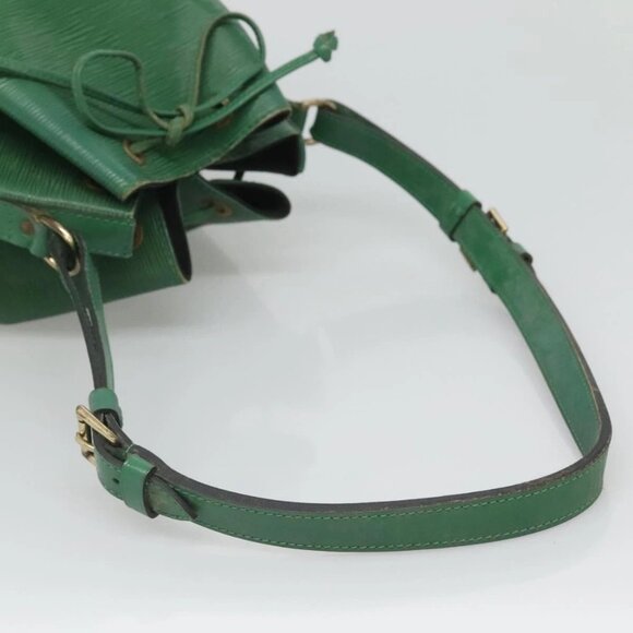 LOUIS VUITTON Epi Petit Noe Shoulder Bag Green LV Auth - Picture 8 of 16